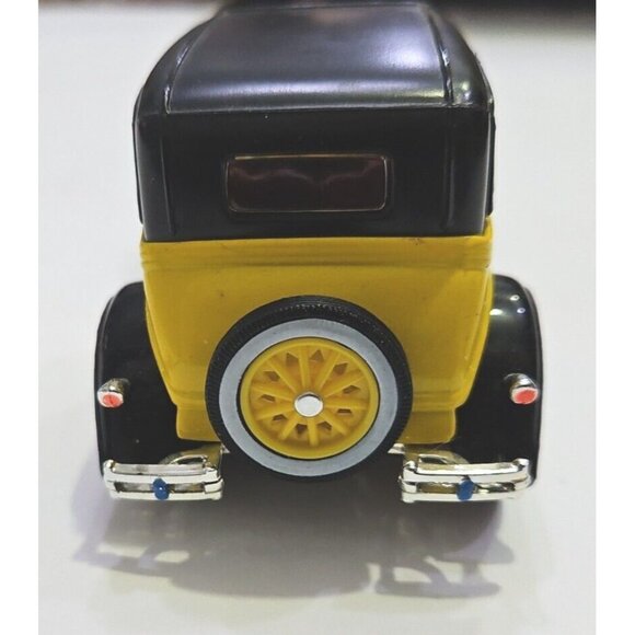 1930 Ford Crown Victoria 1:32 Diecast Car  ARKO Black & Yellow - Picture 4 of 14